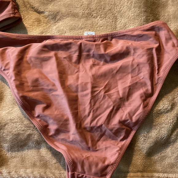 Strappy bikini - Picture 2 of 5